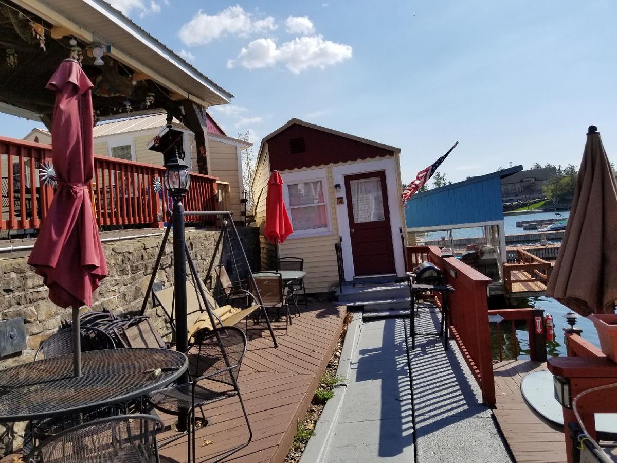 Hills Motor Court & Marina Motel Alexandria Bay Exterior photo